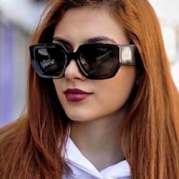 Oversized Retro Thick Square Black Frame Trendy Large Sunglasses for Men Women - Picture 6 of 9